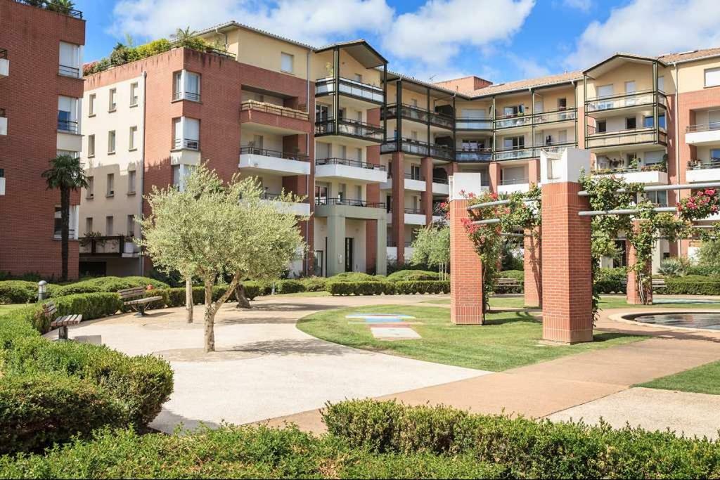 L Oasis Studio Proche Hopital Et Aeroport Piscine Parking &Netflix Тулуза Екстериор снимка
